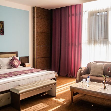 Hotel Shumon Doesjanbe Buitenkant foto