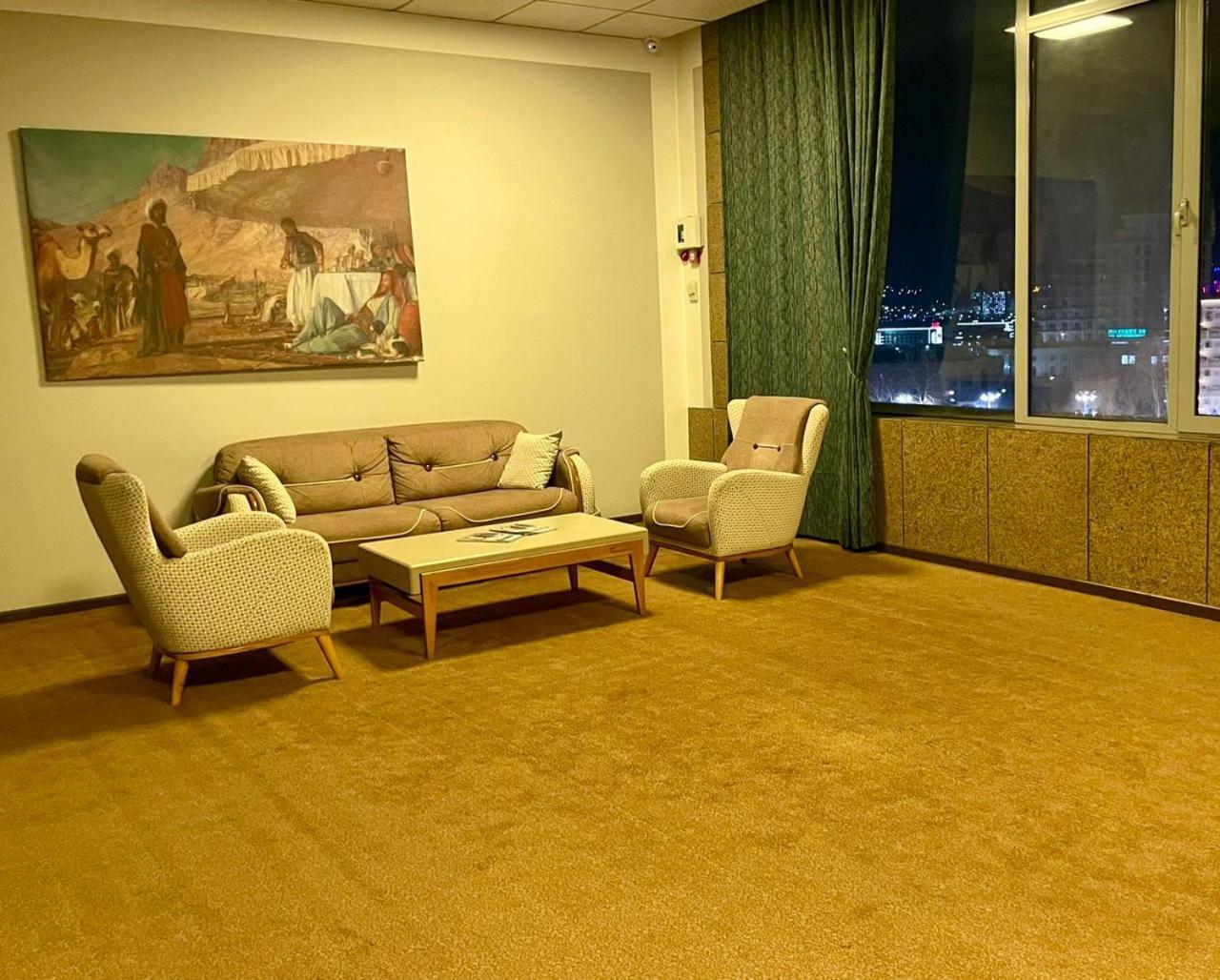 Hotel Shumon Doesjanbe Buitenkant foto