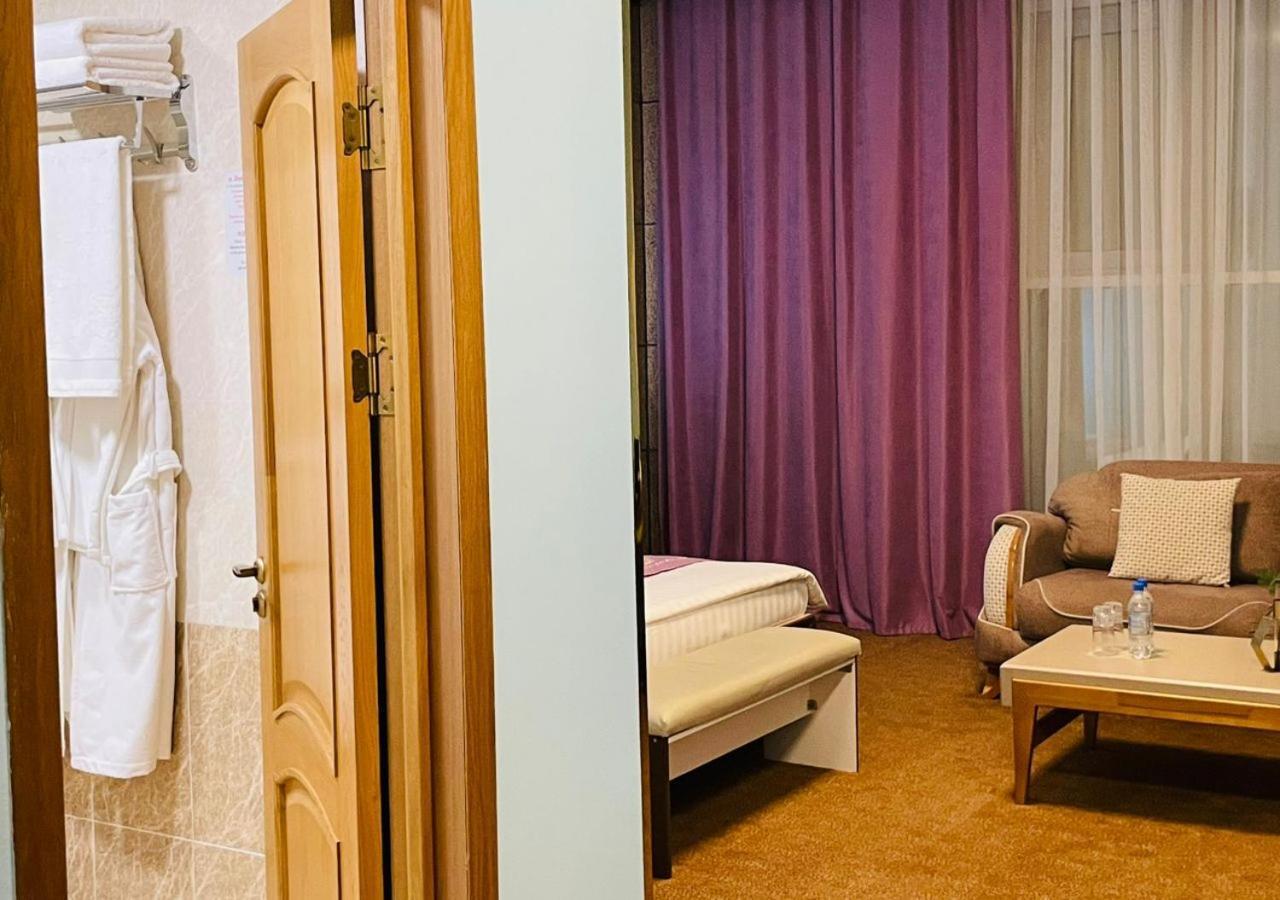 Hotel Shumon Doesjanbe Buitenkant foto